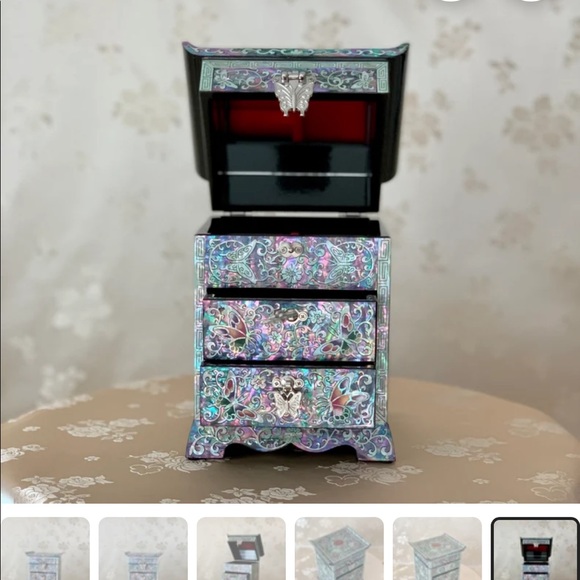 Mother of Pearl handmade jewelry box - Picture 5 of 5